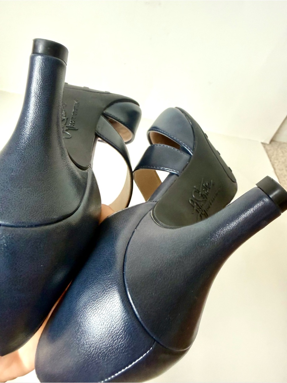 LIFE STRIDE Kamala Navy Pointed-Toe Cross-Strap Heels—SZ. 7.5 - Picture 7 of 14